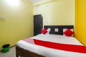 Blue Moon International by OYO Rooms