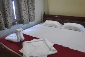 Goroomgo Lovely Star Inn Puri