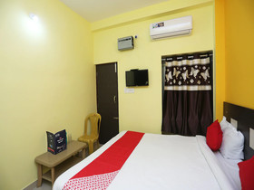 Hotel Blue Moon By OYO Rooms