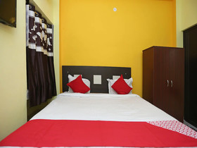 Hotel Blue Moon By OYO Rooms