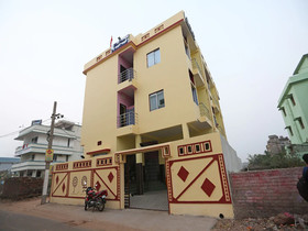 Hotel Blue Moon By OYO Rooms