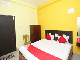 Hotel Blue Moon By OYO Rooms