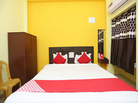 Hotel Blue Moon By OYO Rooms