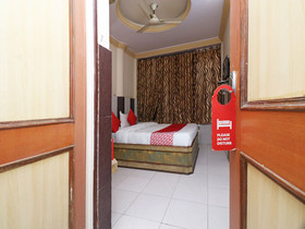Hotel Golden Bangla by OYO Rooms