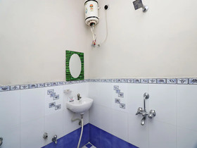 Hotel Golden Bangla by OYO Rooms