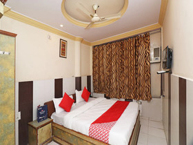 Hotel Golden Bangla by OYO Rooms
