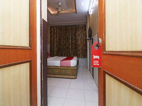 Hotel Golden Bangla by OYO Rooms