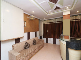 Hotel Golden Bangla by OYO Rooms