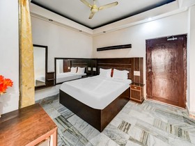 Hotel The Royal by Oyo Rooms