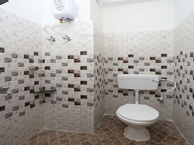 N J Residency by OYO Rooms