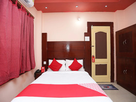 OYO 26586 Hotel Ashiyana Lagoon