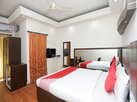 Royal Villa by OYO Rooms
