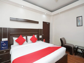 Royal Villa by OYO Rooms