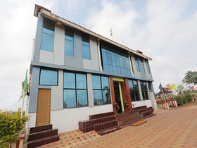 Royal Villa by OYO Rooms