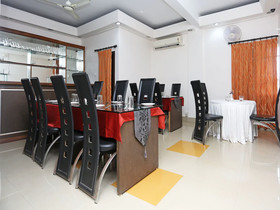 Royal Villa by OYO Rooms