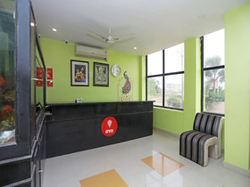 Royal Villa by OYO Rooms