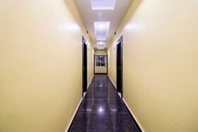 Unique Beach Inn by OYO Rooms