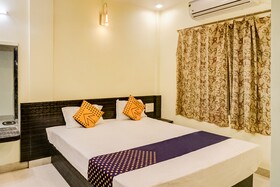 Unique Beach Inn by OYO Rooms