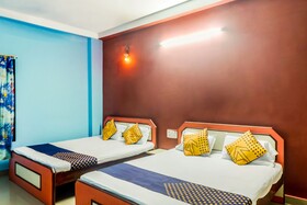 Unique Beach Inn by OYO Rooms