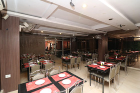 Hotel Shubham by OYO Rooms