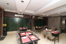 Hotel Shubham by OYO Rooms