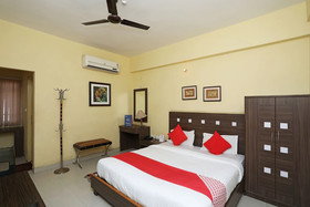 Hotel Shubham by OYO Rooms