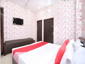 Asha Bed & Breakfast by OYO Rooms