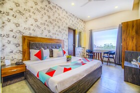 Boss by FabHotels