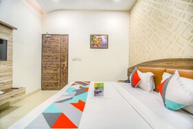 Boss by FabHotels
