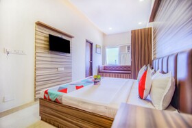Boss by FabHotels