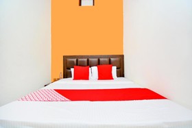 Br Guest House by OYO Rooms