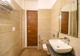 Golden Home by Fabhotel