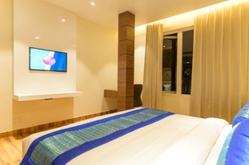 Golden Lagoon Gin Hotel