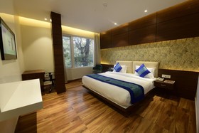 Golden Lagoon Gin Hotel