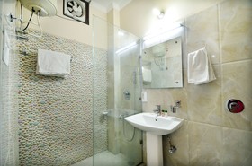 Golden Sunrise Inn by OYO Rooms