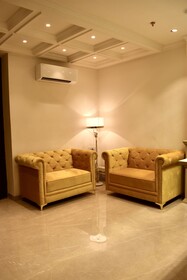 Green Garden Cafe & Hotel