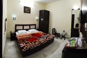 Hotel Akaal Residency