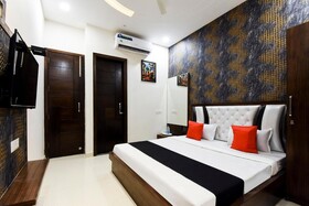 Hotel Avera by OYO Rooms