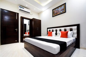 Hotel Avera by OYO Rooms