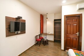 Hotel California Heights By FabHotels
