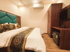 Hotel East Wood