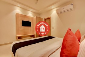 Hotel Golden Feather by OYO Rooms