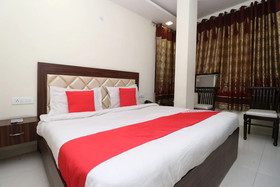 Hotel Golden Heart By OYO Rooms