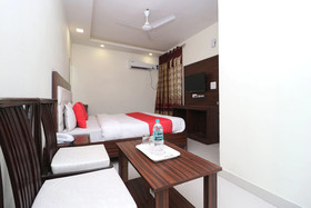 Hotel Golden Heart By OYO Rooms