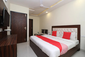 Hotel Golden Heart By OYO Rooms