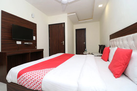 Hotel Golden Heart By OYO Rooms