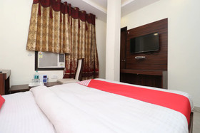 Hotel Golden Heart By OYO Rooms
