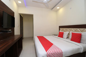 Hotel Golden Heart By OYO Rooms