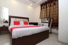 Hotel Golden Heart By OYO Rooms