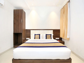 Hotel Grand Star by OYO Rooms
